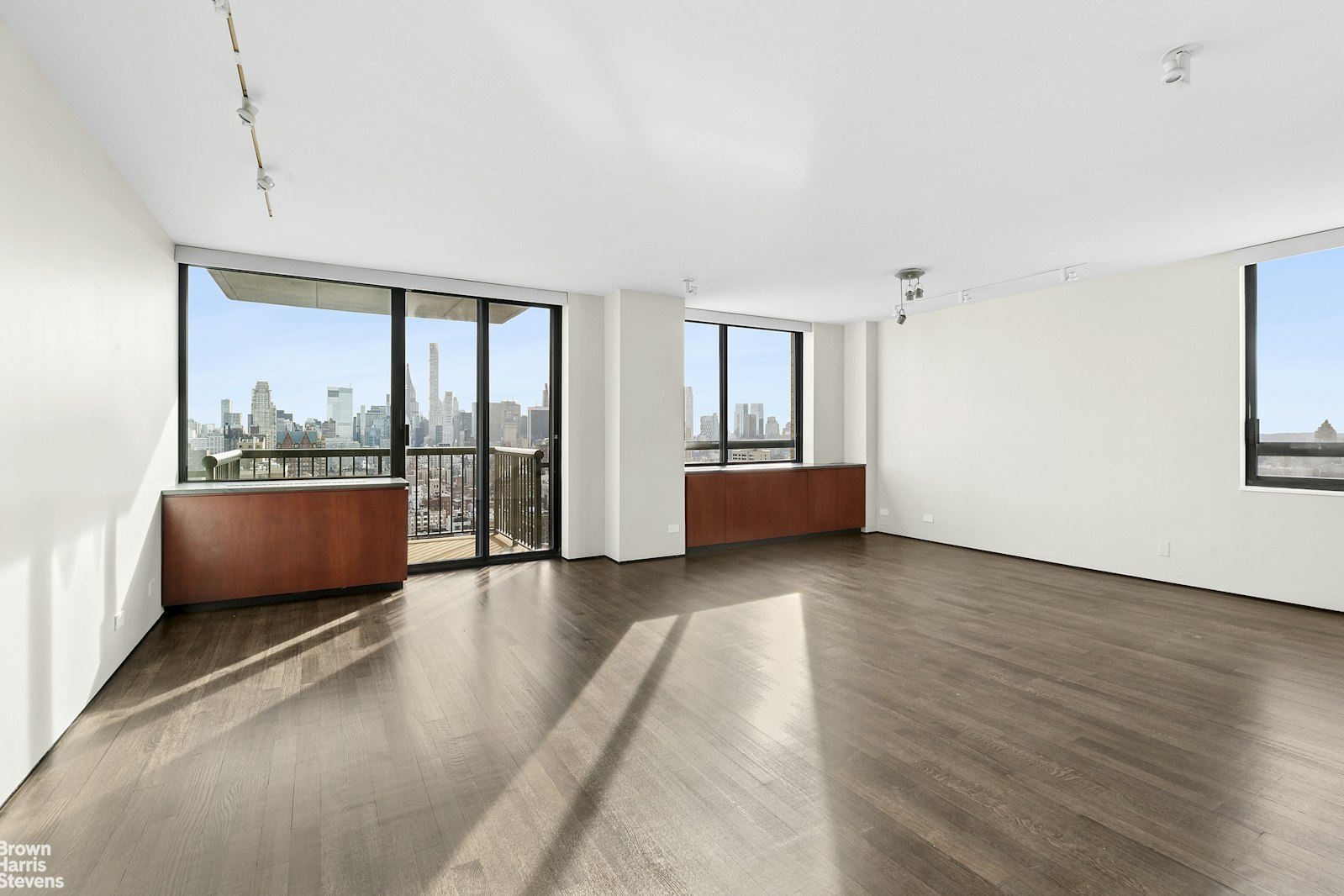 Photo 1 of 171 East 84th Street 35E, Upper East Side, NYC, $2,850,000, Web #: 23245600
