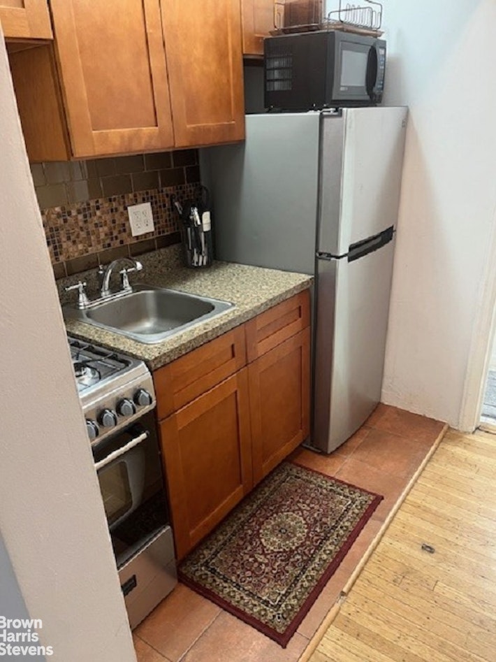 Photo 1 of 249 West End Avenue 3A, Upper West Side, NYC, $2,800, Web #: 23248220