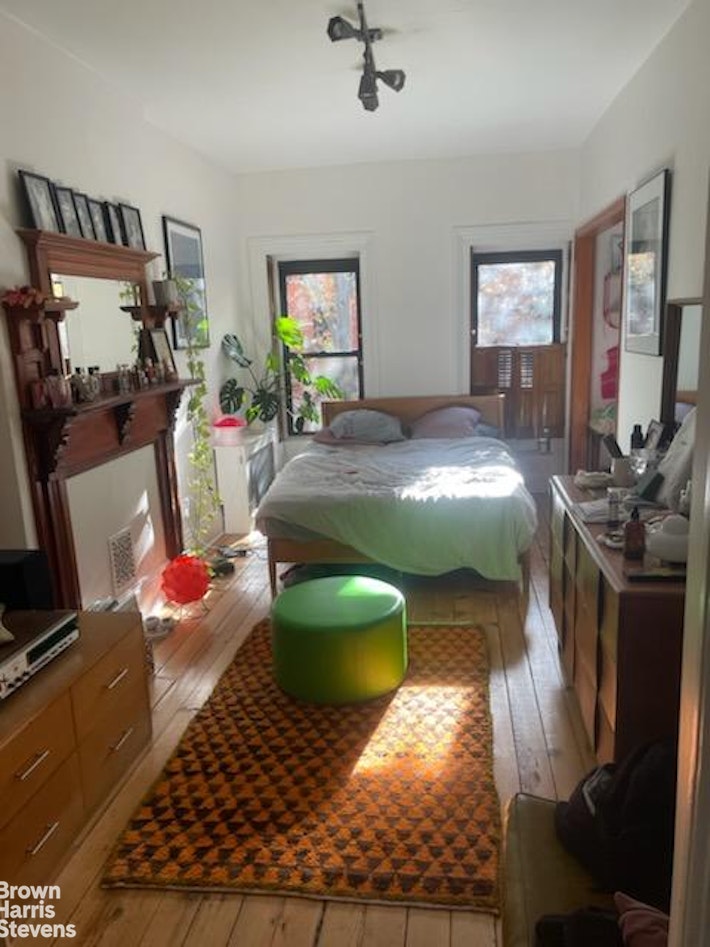 Photo 1 of 373 Sackett Street 3, Carroll Gardens, Brooklyn, NY, $3,000, Web #: 23249559