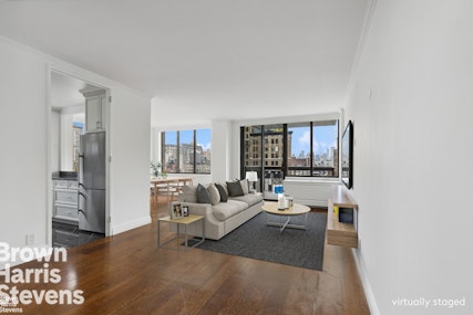 5 East 22nd Street 10C, Flatiron, NYC - 2 Bedrooms  
2 Bathrooms  
4.5 Rooms - 