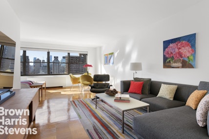 142 West End Avenue 22S, Upper West Side, NYC - 1 Bathrooms  
2.5 Rooms - 