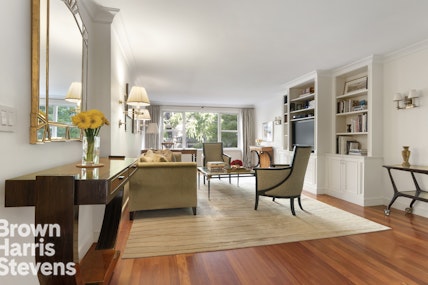 114 East 72nd Street 3C, Upper East Side, NYC - 4 Bedrooms  
3.5 Bathrooms  
7 Rooms - 