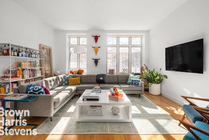 Rental Property at 159 West 24th Street 2C, Chelsea, NYC - Bedrooms: 1 
Bathrooms: 1 
Rooms: 3  - $7,250 MO.