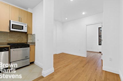 347 East 58th Street 2F, Midtown East, NYC - 2 Bedrooms  
1 Bathrooms  
4 Rooms - 