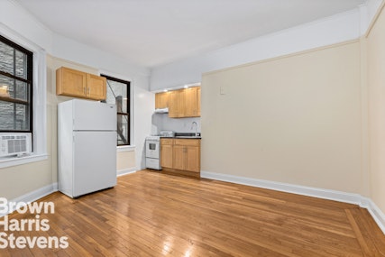 245 West 75th Street 2E, Upper West Side, NYC - 1 Bedrooms  
1 Bathrooms  
3 Rooms - 