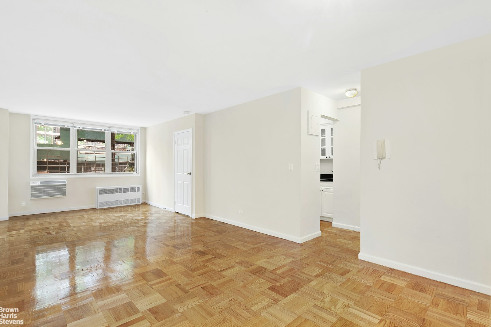 Photo 1 of 222 East 19th Street 1E, Gramercy Park, NYC, $4,395, Web #: 23261761