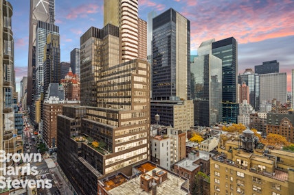 236 East 47th Street 18E, Midtown East, NYC - 2 Bedrooms  
2 Bathrooms  
4.5 Rooms - 