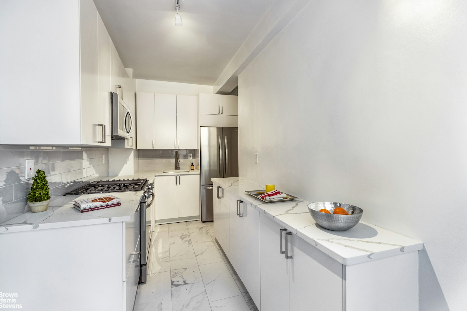 Photo 1 of 107 West 86th Street 5F, Upper West Side, NYC, $6,500, Web #: 23268677