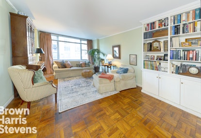 500 East 83rd Street 9D, Upper East Side, NYC - 1 Bedrooms  
1 Bathrooms  
3.5 Rooms - 