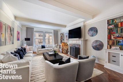 1070 Park Avenue 5D, Upper East Side, NYC - 2 Bedrooms  
2.5 Bathrooms  
6 Rooms - 