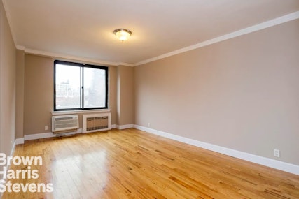 Rental Property at Columbus Avenue, Upper West Side, NYC - Bedrooms: 1 
Bathrooms: 1 
Rooms: 3  - $3,895 MO.