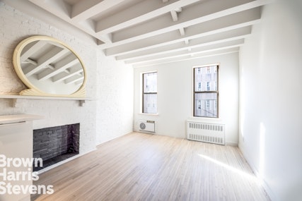 323 East 21st Street 3A, Gramercy Park, NYC - 1 Bathrooms  
2 Rooms - 