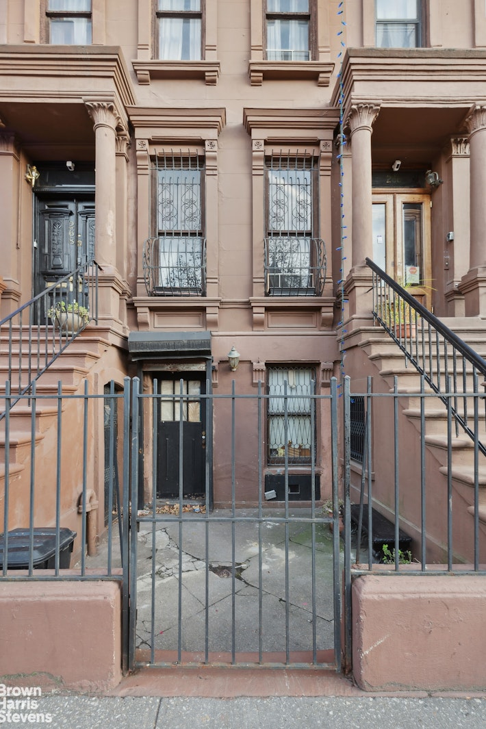 Photo 1 of 268 Lenox Avenue, South Harlem, NYC, $5,000, Web #: 23275385