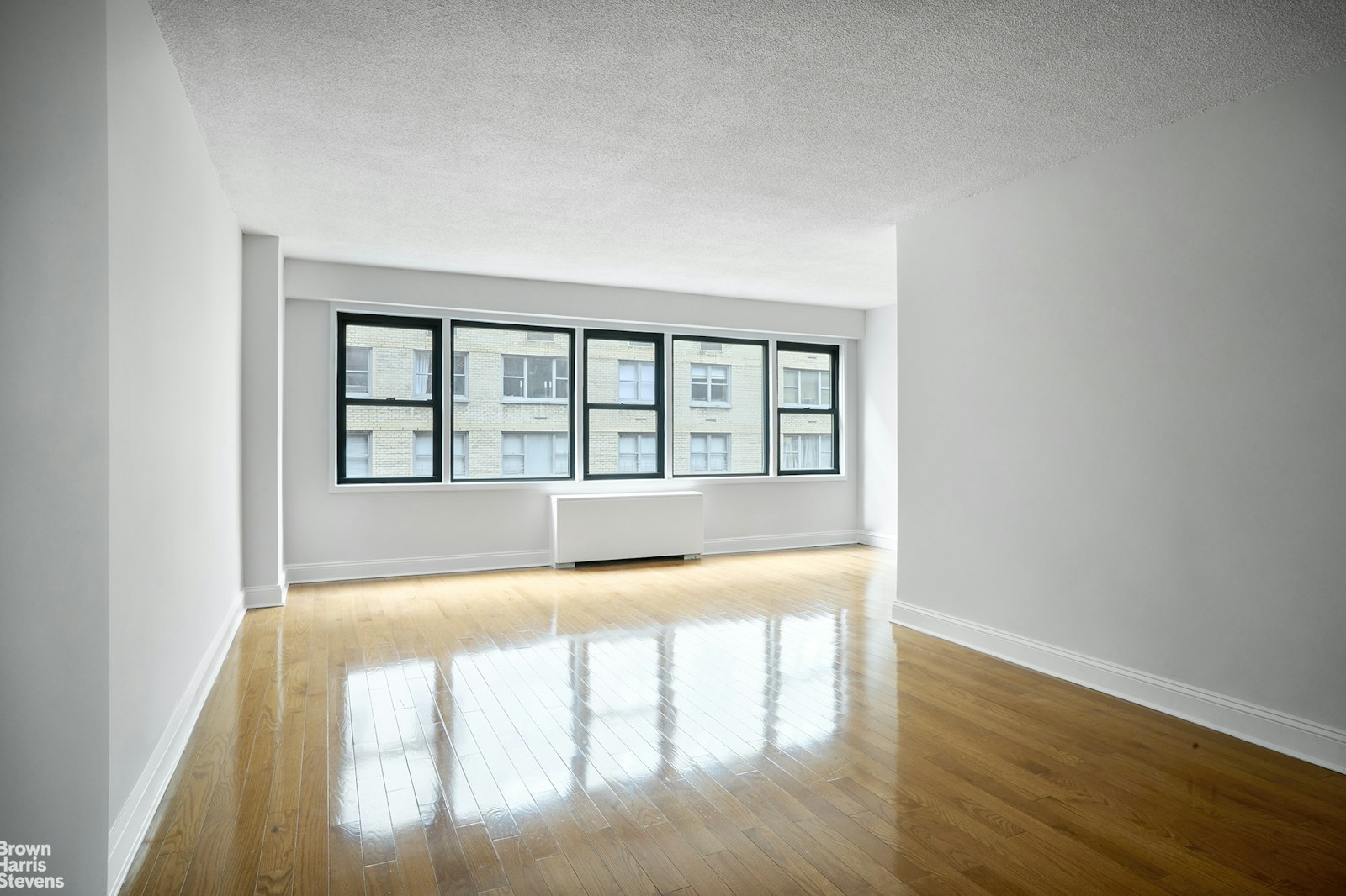 Photo 1 of 520 East 81st Street 5A, Upper East Side, NYC, $3,400, Web #: 23276178