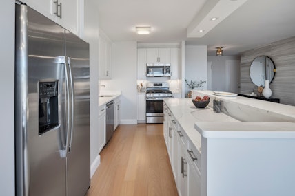 155 West 68th Street 33A, Upper West Side, NYC - 2 Bedrooms  
2.5 Bathrooms  
4 Rooms - 