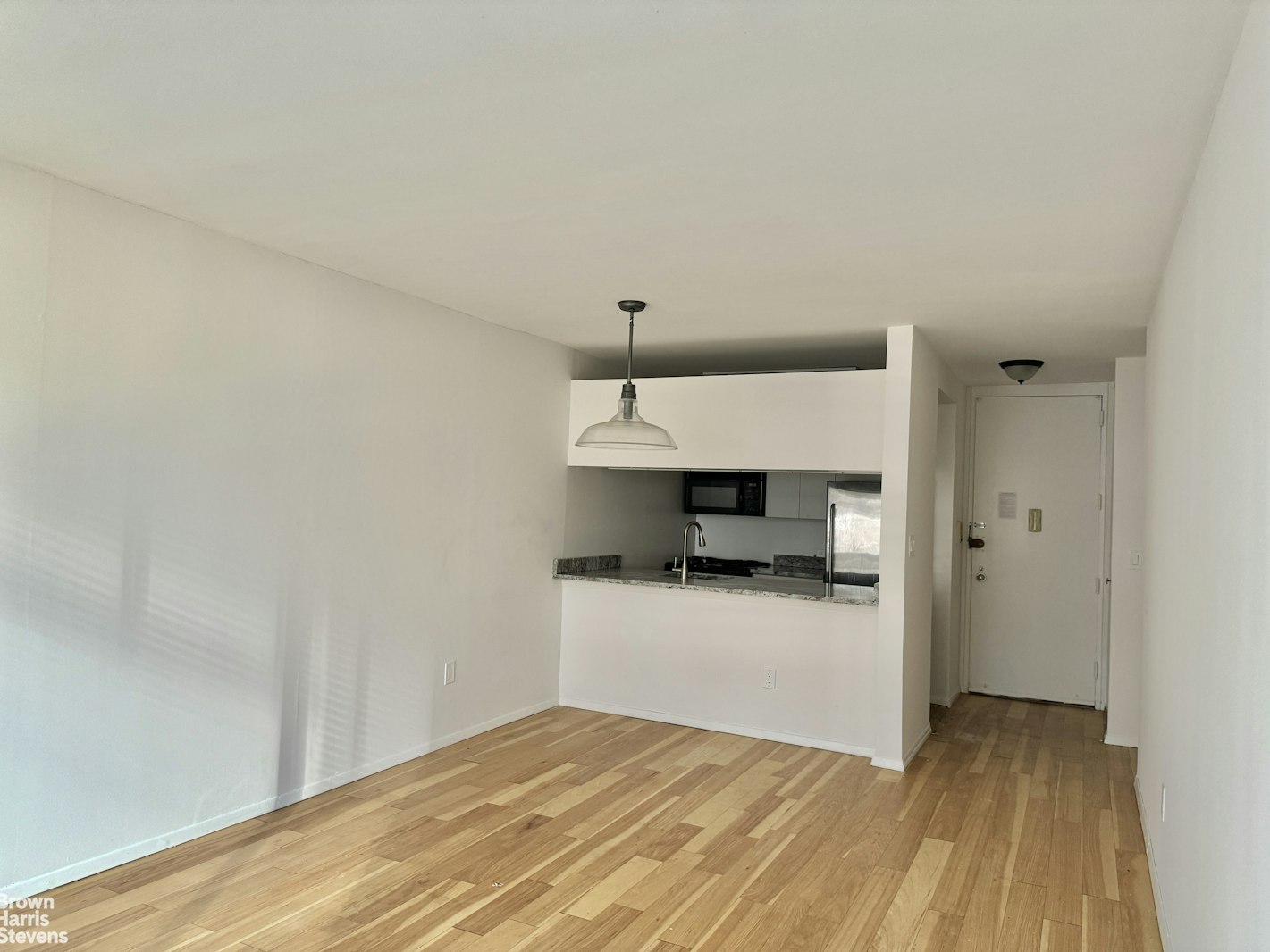 Photo 1 of 300 Albany Street 7J, Battery Park City, NYC, $4,150, Web #: 23278858