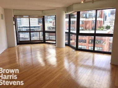 200 East 61st Street 17B, Upper East Side, NYC - 1 Bedrooms  
1 Bathrooms  
3 Rooms - 