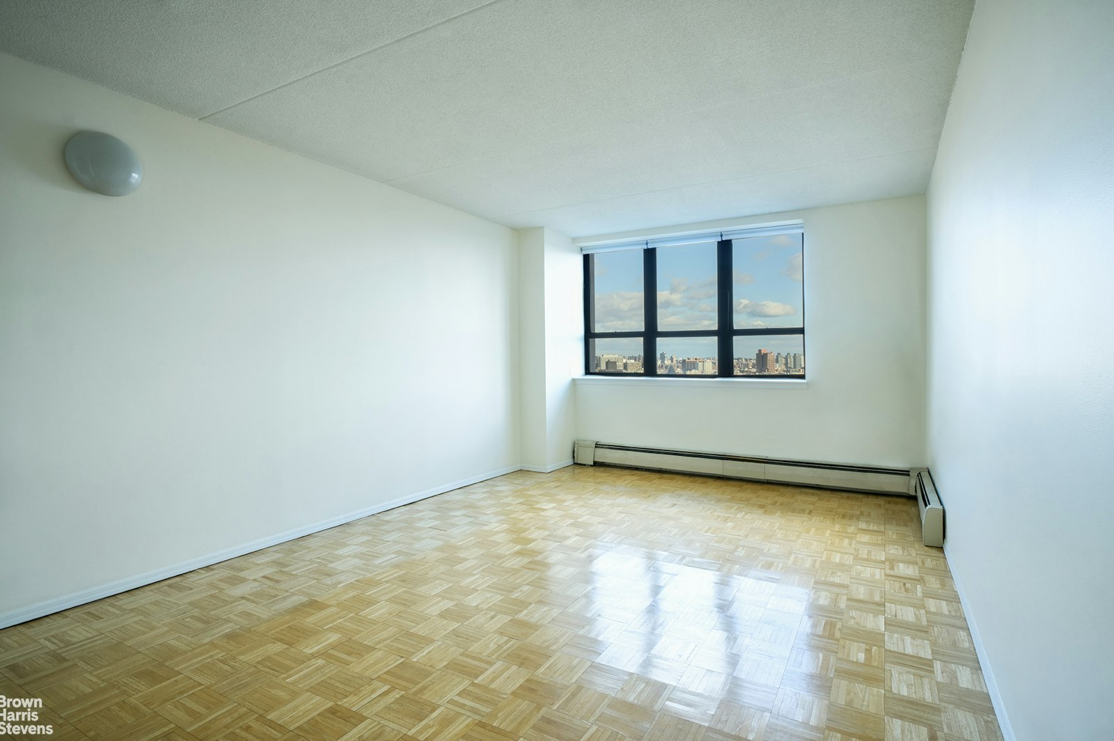 Photo 1 of 300 West 110th Street 20D, Manhattan Valley, NYC, $3,000, Web #: 23279821