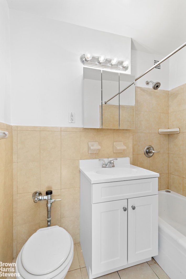 200 East 15th Street, #7O