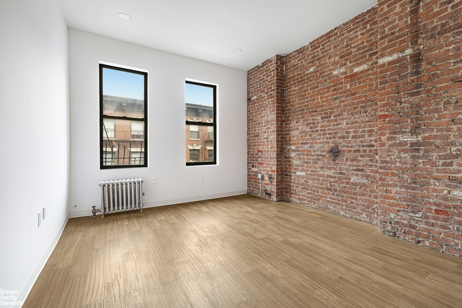 Photo 1 of 192 Bleecker Street 17, Greenwich Village, NYC, $3,800, Web #: 23286984