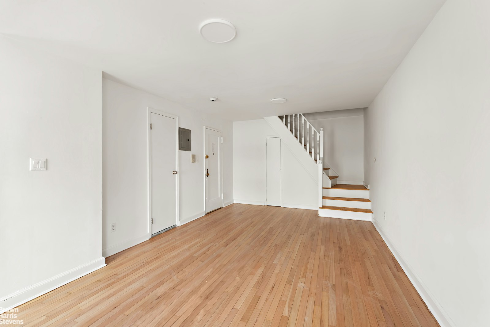 Photo 1 of 352 East 19th Street 4F, Gramercy Park, NYC, $4,500, Web #: 23288841