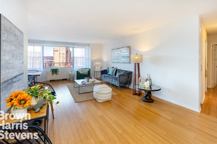 Property for Sale at 2500 Johnson Avenue 8K, Riverdale, New York - Bedrooms: 2 
Bathrooms: 2 
Rooms: 4.5 - $615,000