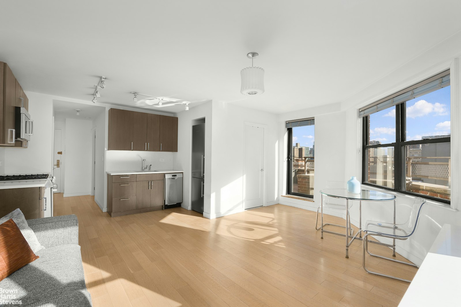 Photo 1 of 330 Third Avenue 18E, Gramercy Park, NYC, $669,000, Web #: 23302688