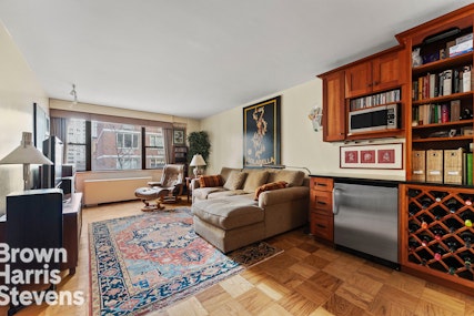 165 West 66th Street 6S, Upper West Side, NYC - 1 Bedrooms  
1 Bathrooms  
2.5 Rooms - 