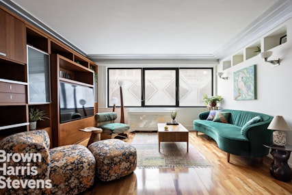 116 Central Park South 8B, Midtown West, NYC - 1 Bedrooms  
1 Bathrooms  
3 Rooms - 