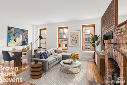 110 West 15th Street 3, Chelsea, NYC - 2 Bedrooms  
1 Bathrooms  
4.5 Rooms - 