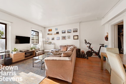 452 West 23rd Street 3B, Chelsea, NYC - 1 Bedrooms  
1 Bathrooms  
3 Rooms - 