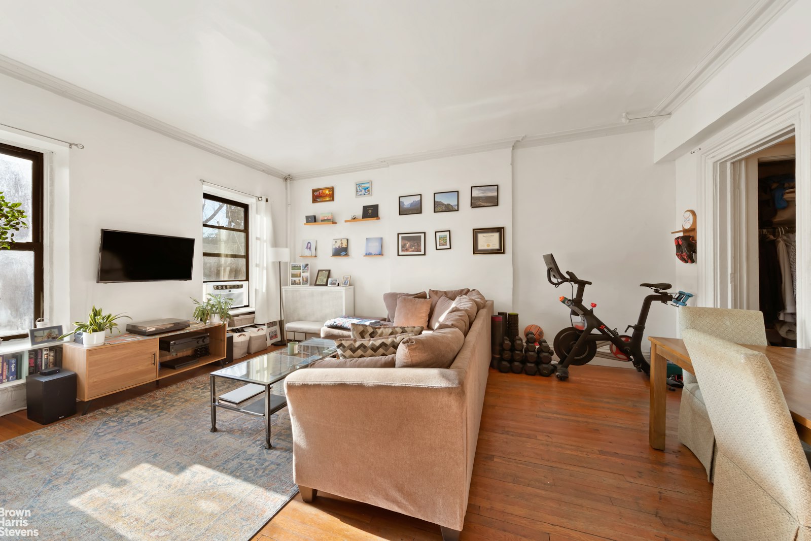 Photo 1 of 452 West 23rd Street 3B, Chelsea, NYC, $3,250, Web #: 23307051