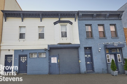 210 24th Street, Greenwood Heights, Brooklyn, NY - 9 Bedrooms  
2.5 Bathrooms  
17 Rooms - 