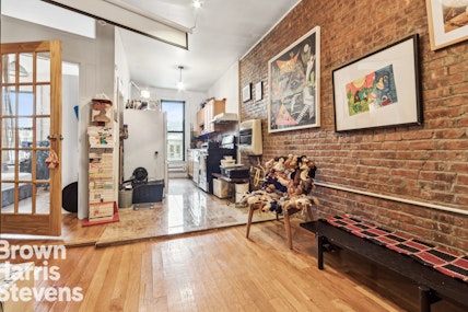 Rental Property at 295 Flatbush Avenue 5, Park Slope, Brooklyn, NY - Bedrooms: 1 
Bathrooms: 1 
Rooms: 3  - $3,000 MO.