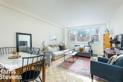 Rental Property at 444 East 75th Street 1F, Upper East Side, NYC - Bedrooms: 1 
Bathrooms: 1 
Rooms: 3  - $3,600 MO.