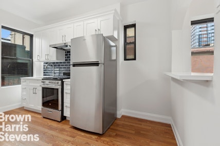 464 West 51st Street 4W, Midtown West, NYC - 1 Bedrooms  
1 Bathrooms  
3 Rooms - 