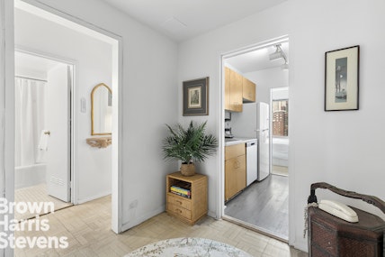 55 East End Avenue 15J, Upper East Side, NYC - 1 Bathrooms  
2.5 Rooms - 
