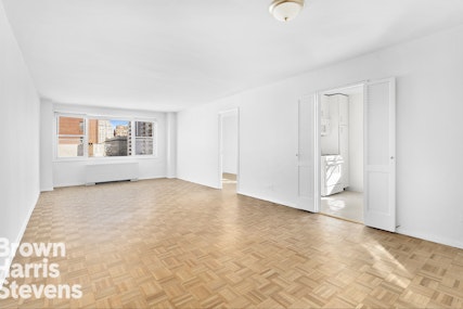 444 East 75th Street 8D, Upper East Side, NYC - 2 Bedrooms  
1 Bathrooms  
4 Rooms - 