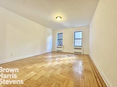 386 Fort Washington Ave 2D, Upper Manhattan, NYC - 1 Bedrooms  
1 Bathrooms  
3 Rooms - 