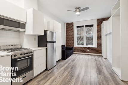 453 West 22nd Street 2R, Chelsea, NYC - 1 Bathrooms  
2 Rooms - 