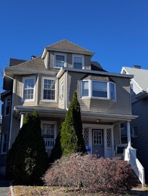 46 North Willow Street, Montclair, New Jersey - 2 Bedrooms  
1 Bathrooms  
6 Rooms - 