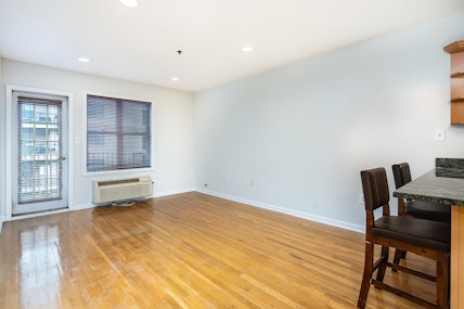 204 Jackson St 7, Hoboken, New Jersey - 1 Bedrooms  
1 Bathrooms  
4 Rooms - 