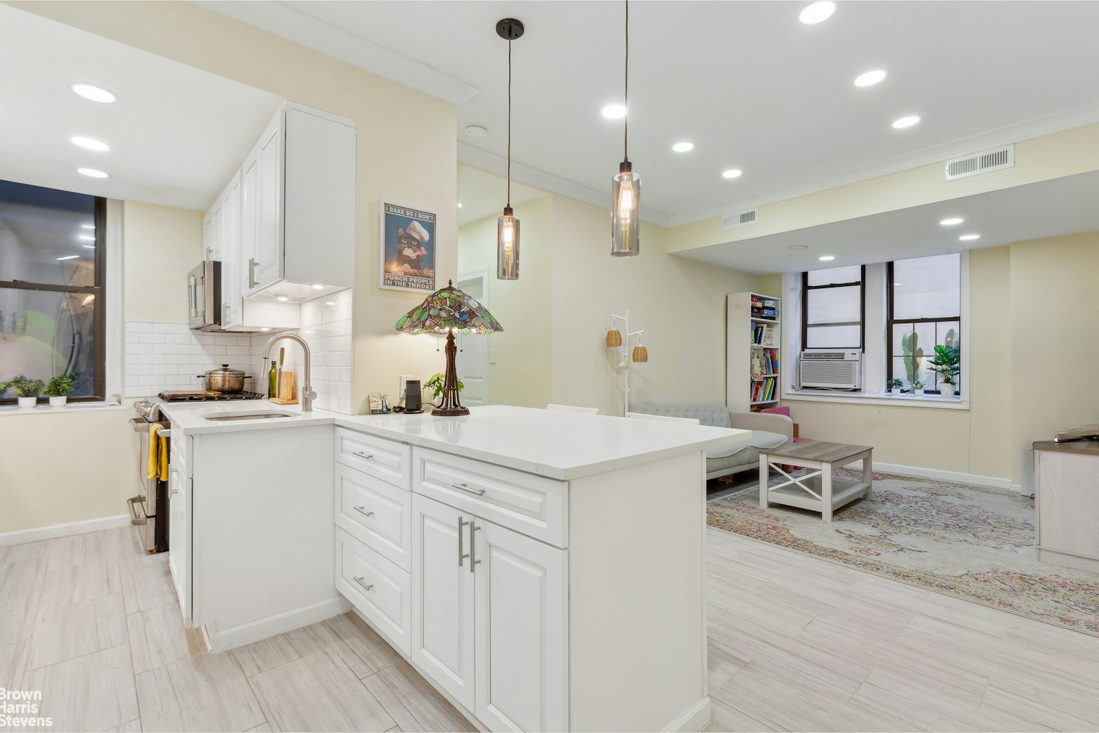 Photo 1 of 230 East 71st Street, Upper East Side, NYC, $725,000, Web #: 23322933