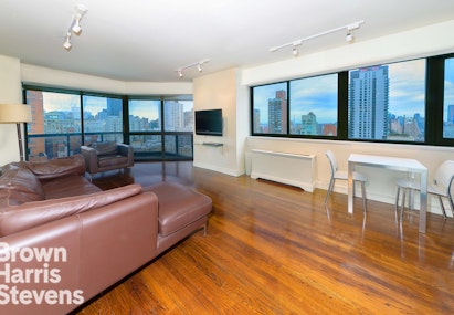 200 East 61st Street 23F, Upper East Side, NYC - 1 Bedrooms  
1 Bathrooms  
3 Rooms - 