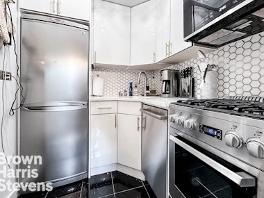 60 Sutton Place South 12Ls, Midtown East, NYC - 1 Bathrooms  
2.5 Rooms - 