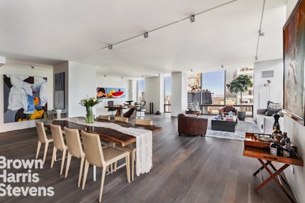 641 Fifth Avenue 30Cd, Midtown East, NYC - 3 Bedrooms  
4 Bathrooms  
7 Rooms - 