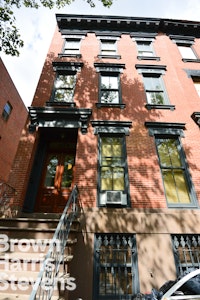 Garden Apt With Finished Basement, Fort Greene, Brooklyn, NY - 1 Bedrooms  
1 Bathrooms  
4 Rooms - 