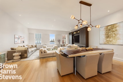 15 Hubert Street Pha, Tribeca, NYC - 3 Bedrooms  
3.5 Bathrooms  
5 Rooms - 