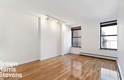 233 Ninth Avenue 3R, Chelsea, NYC - 1 Bedrooms  
1 Bathrooms  
3 Rooms - 