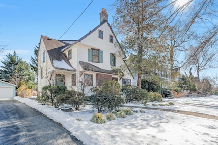 217 Park Street, Montclair, New Jersey - 4 Bedrooms  
3 Bathrooms  
8 Rooms - 